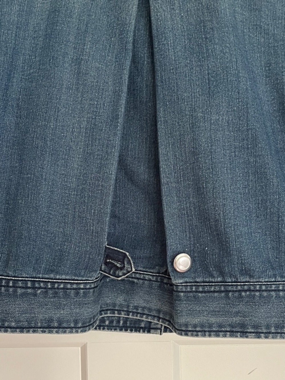 Chico's Medium Wash Button Up Stretch Denim Jean Jacket Size S - Picture 3 of 8